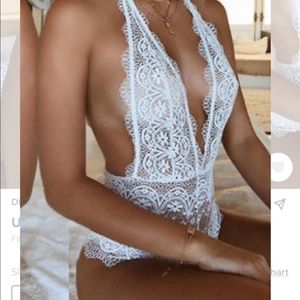 White lace  bodysuit